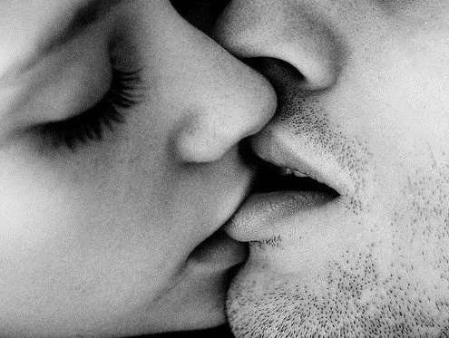 Xollan Love sensual kisses custom pic 1
