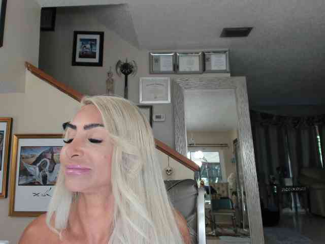 adrianna_fox