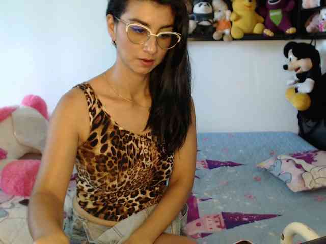 miakhalifa--1