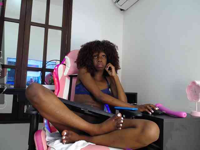 ebony-ambar69