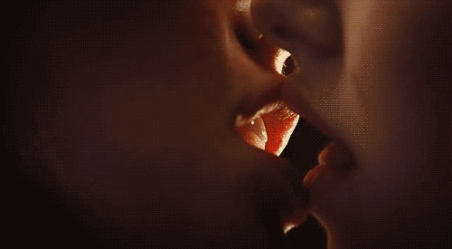 medovaja love passionate kisses image: 1