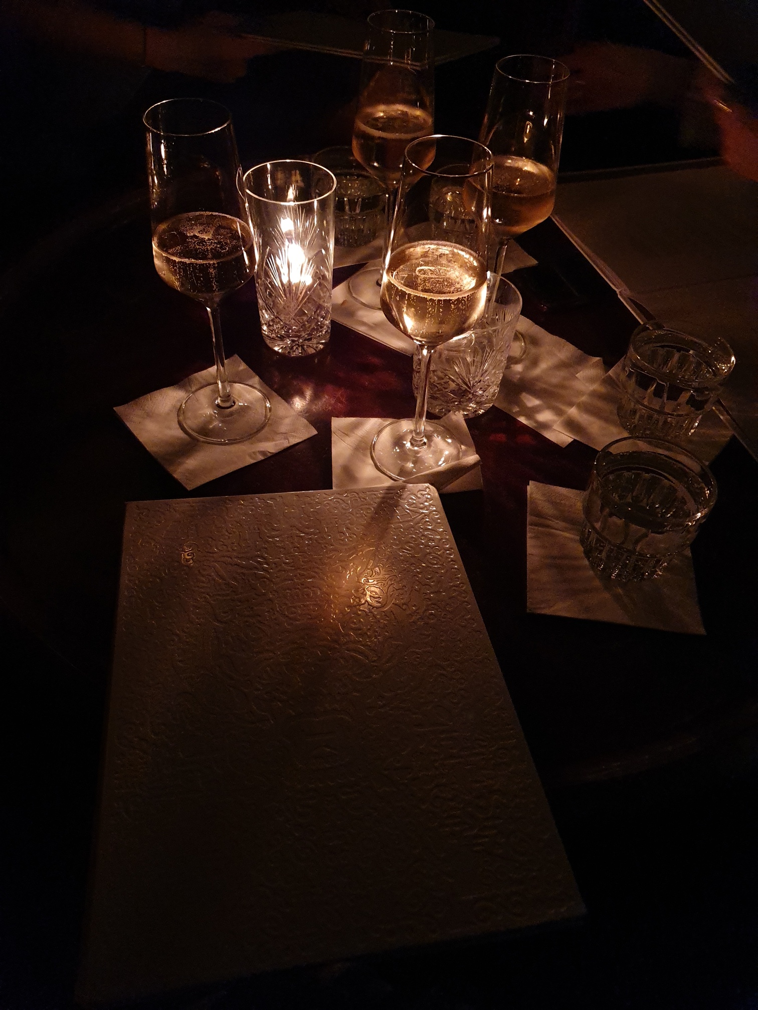 EveForEvigt fav drinks: beer, gin, rose' champagne image: 5
