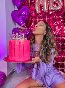 Martina-Magni Do you want cake? 🧁🥵 photo 9871723