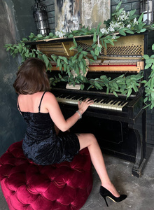 Piano girl