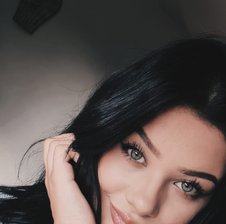 Página de perfil de la modelo PreciousAlexa e información