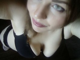 Live Sex Chat with StefaniBee at BongaCams