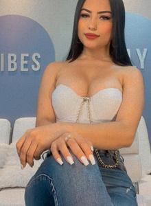 Sexy & awesome Gia ♥
