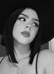 You have my full attention, seduce me!