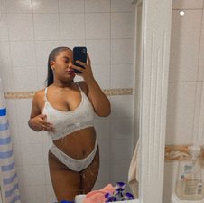 Live Sex Chat with NahiaraBanks at BongaCams