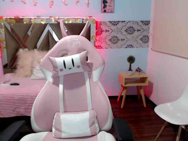 kitty-tay