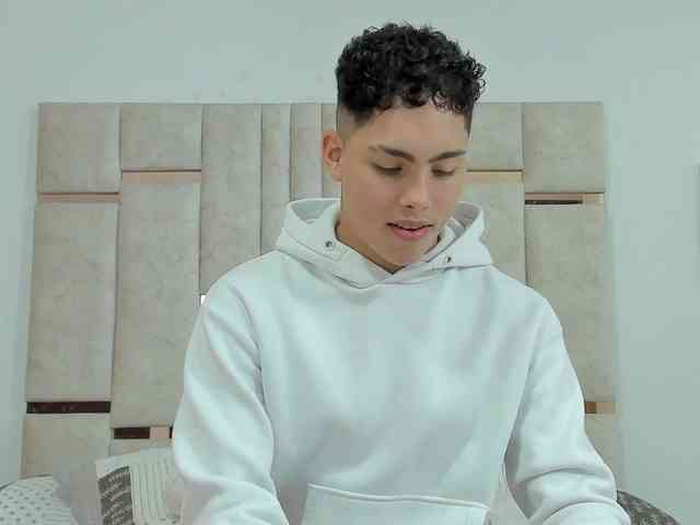 noah-collens